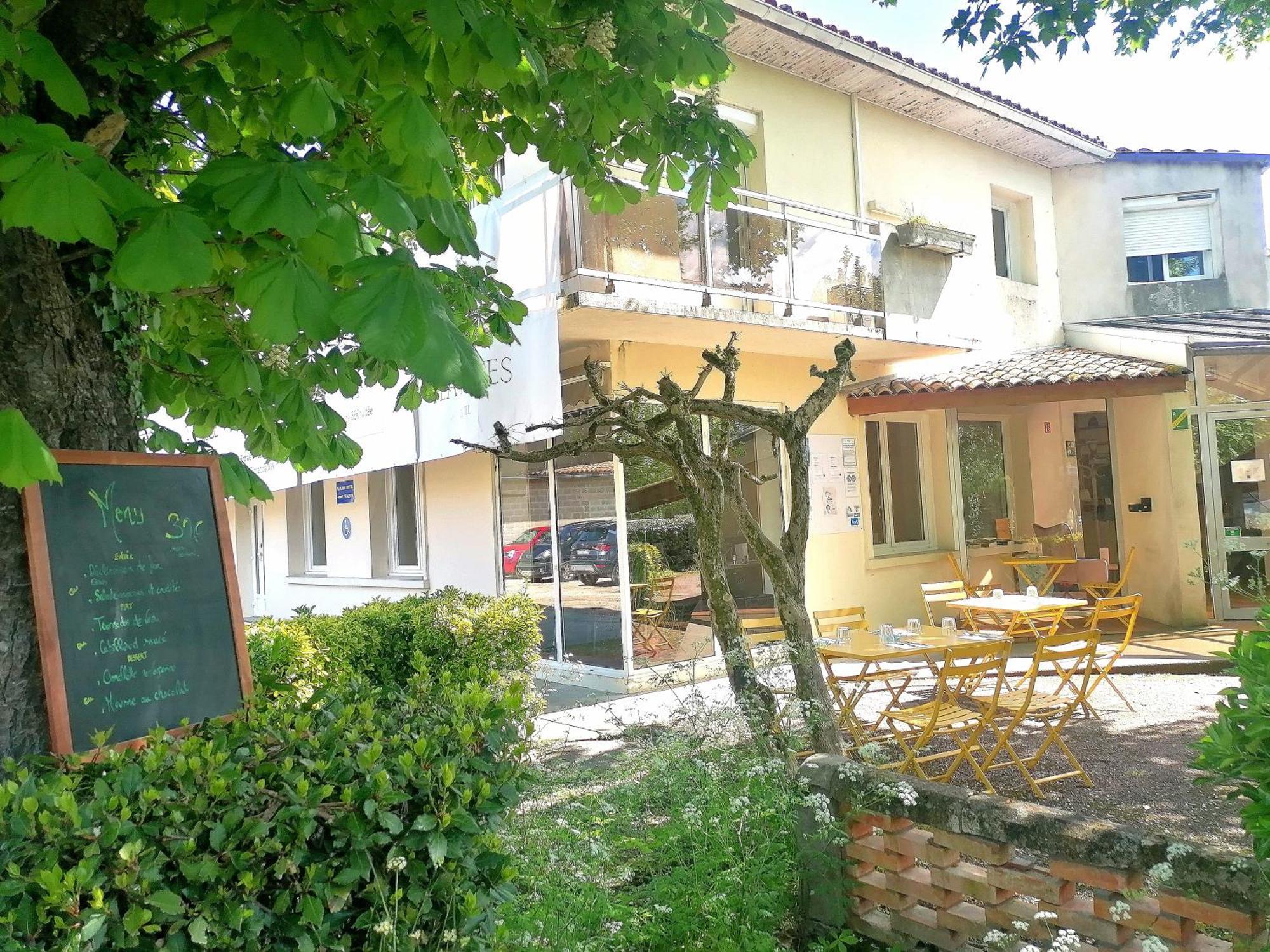 Hotel Platanes - Kb Hotel Group Etauliers Kültér fotó